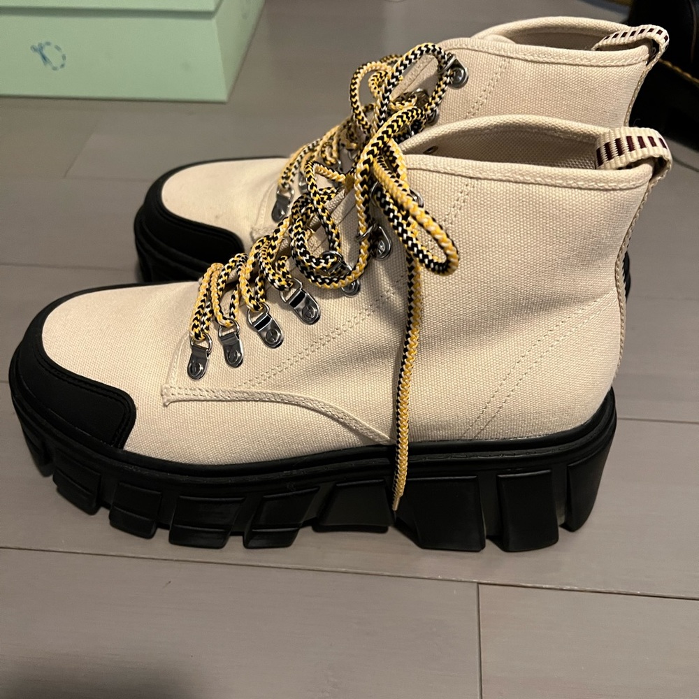 Zara Hiker Platform Boota